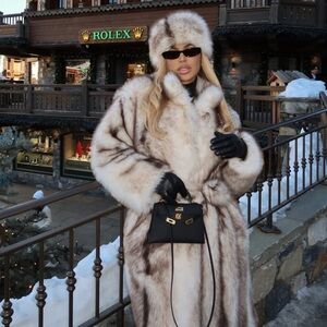 Diva boutique Luxe Instinct Faux Fur Coat